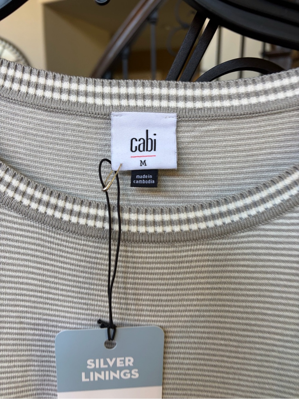 #4663 cabi Charlie Pullover. NWT. Size Medium. Retails $99 - Picture 4 of 5